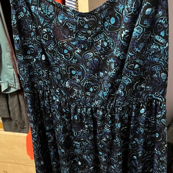 ( Like New )  Size 8 Dresses - Picture 5 of 6